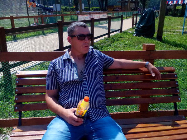 Николай Леонов