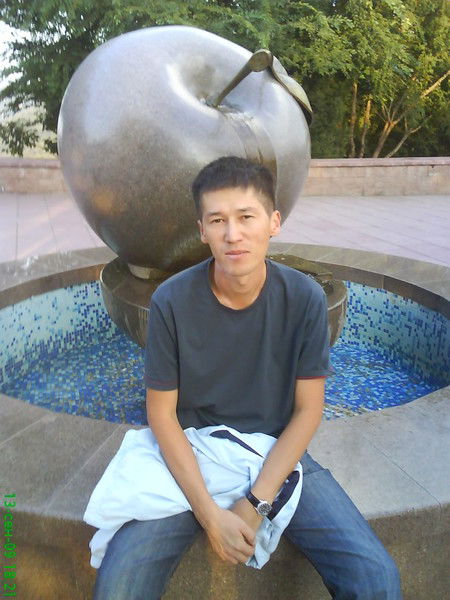 Фархад Надыров