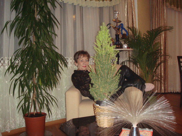 Лариса Монахова