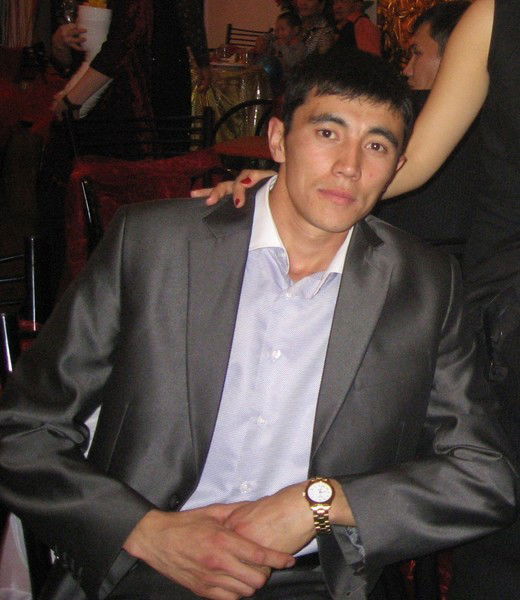 Есембек Аза