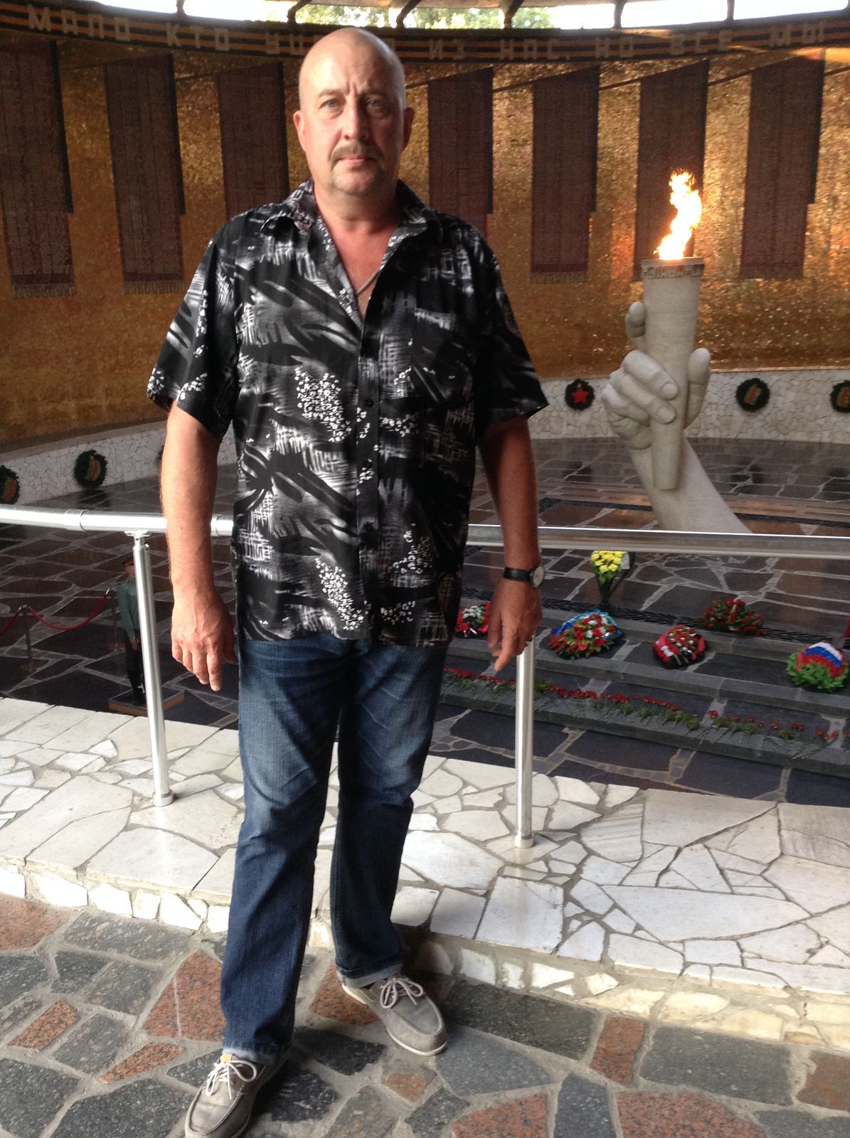 Роман Бузовский