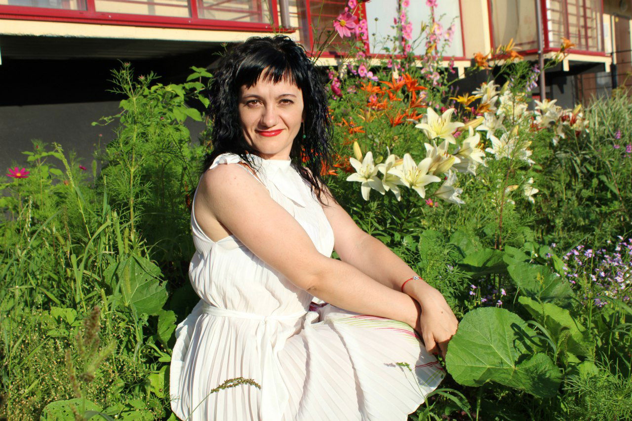 Елена Елена