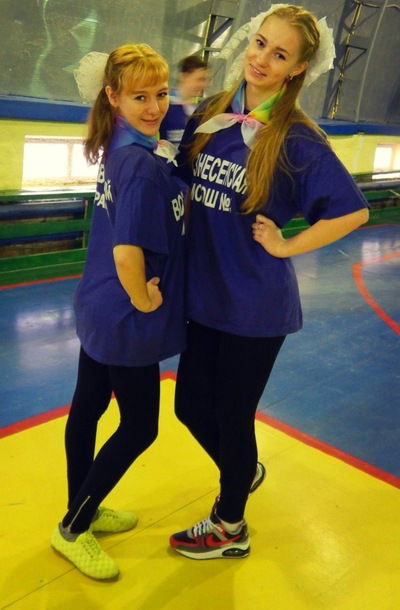 Виктория Попова