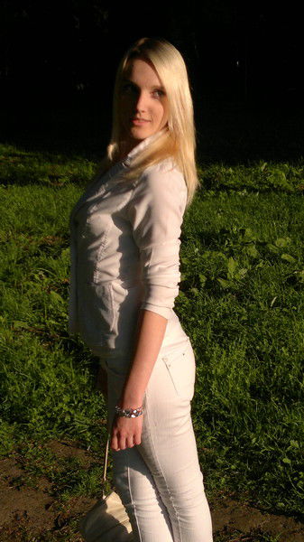 Оленька Адясова