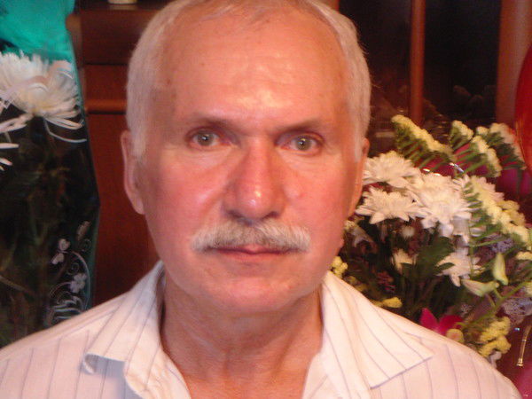 Александр Овчаренко