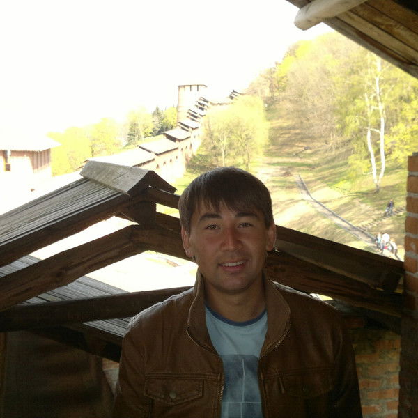 Рустам Султанов