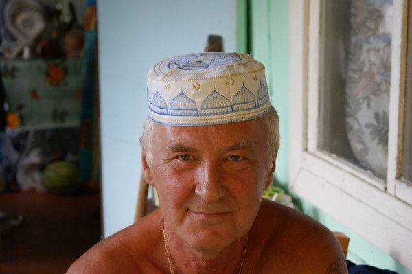 Евгений Петров