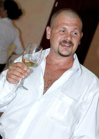 Юра Олейник