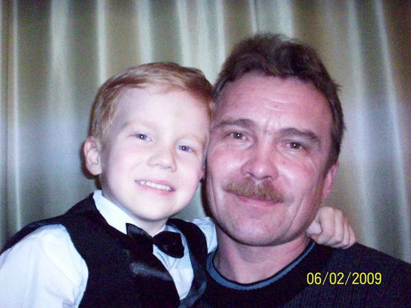 Олег Достовалов