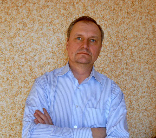 Дмитрий Незнамов