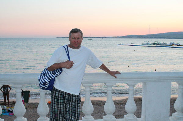 Александр Яковлев