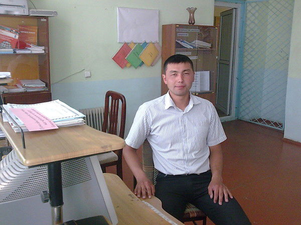 Асат Капаров