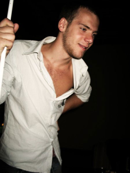 Влад Леонов