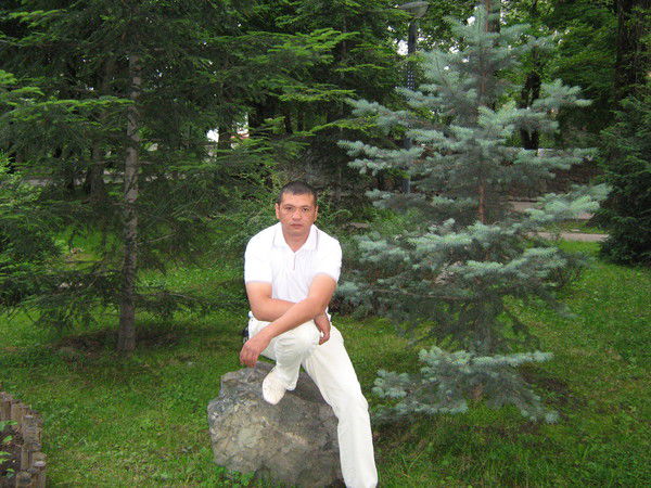 Тахир Пархатов