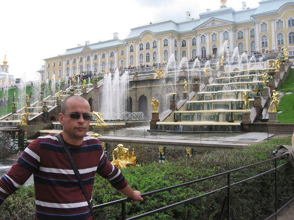 А Нтон Пикулик