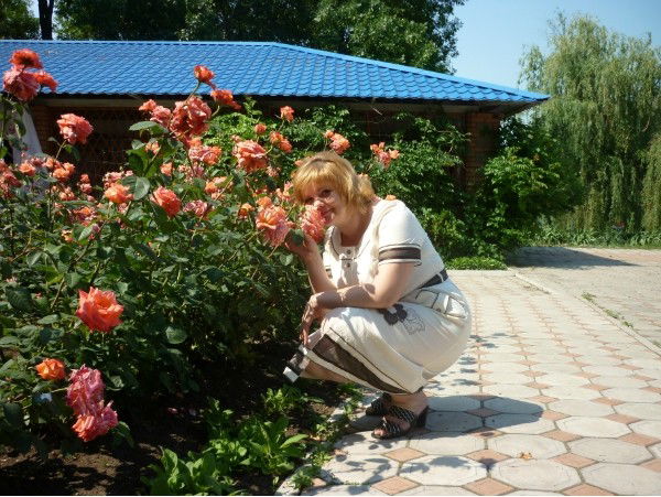 Елена Леонидова