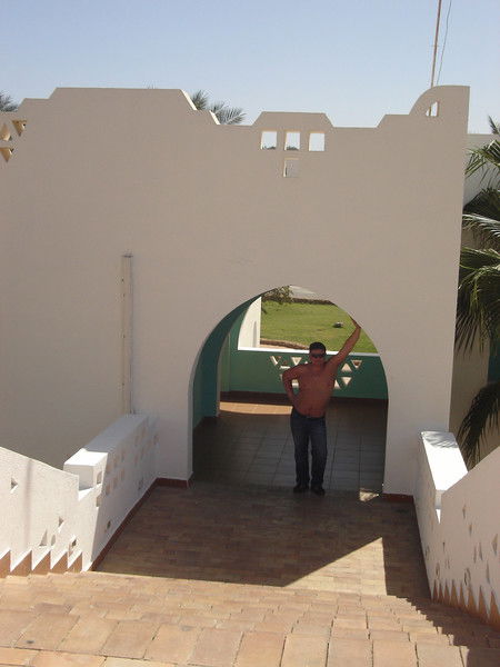 Серик Султанов