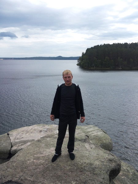 Артем Бихерт