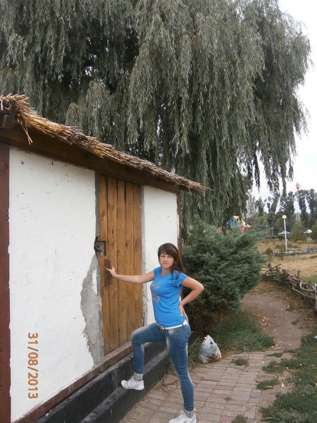 Женечка Оганесова