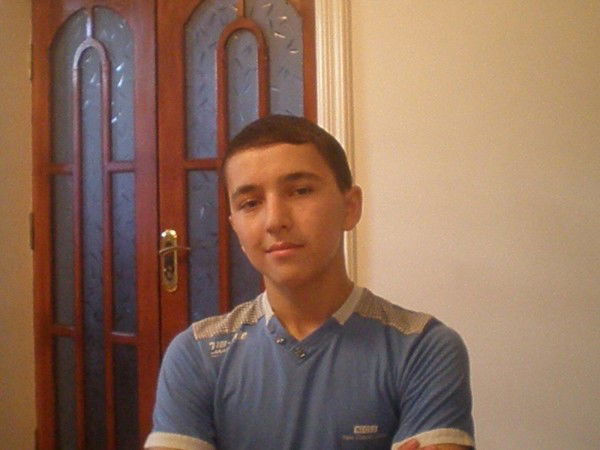 Достон Мансуров