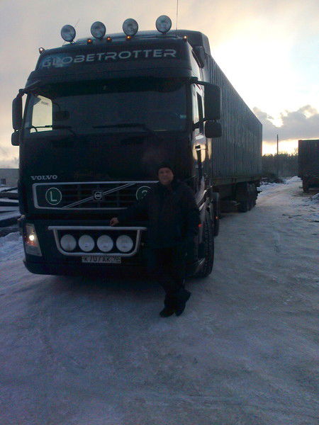 Владимир Тихомолов