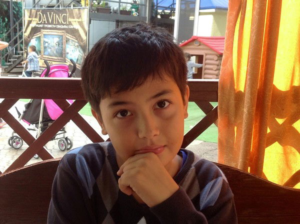 Амир Есчанов