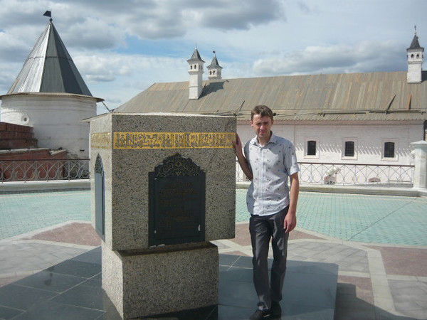 Руслан Емельянов