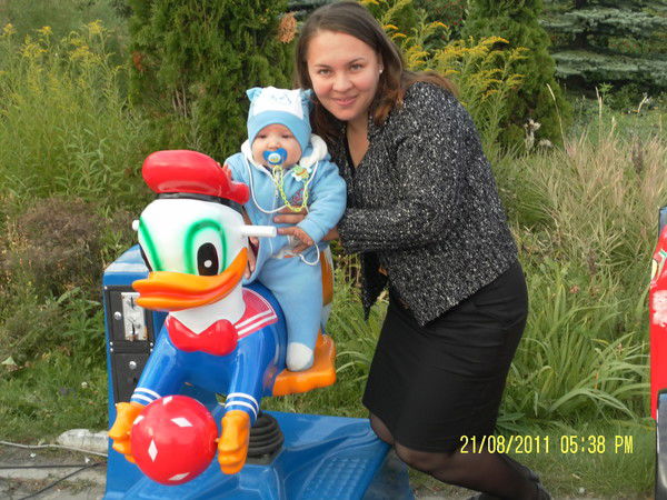 Эличка Атахонова