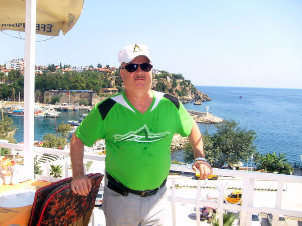 Анатолий Цух