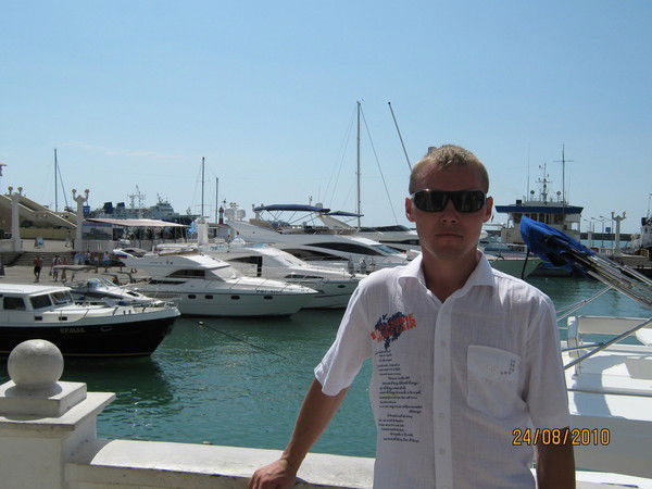 Антон Петров