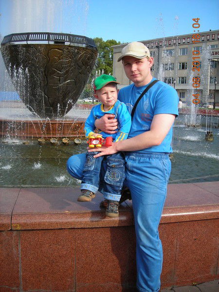 Максим Попов