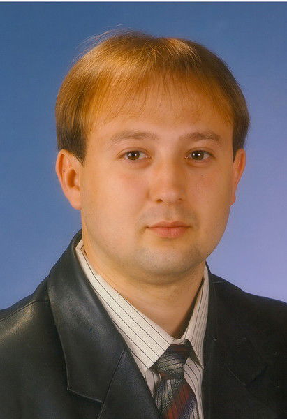 Олег Семиволос