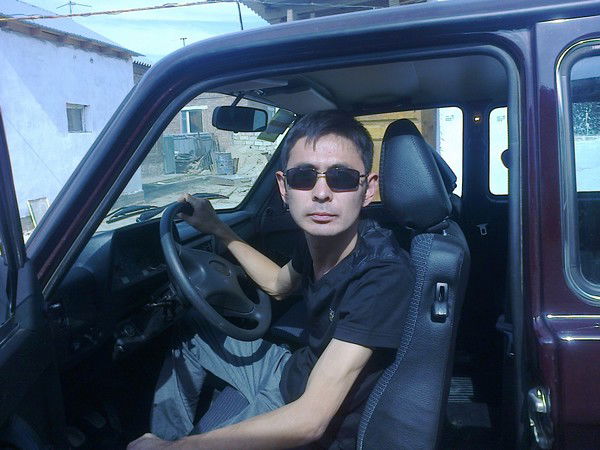 Азамат Назаров