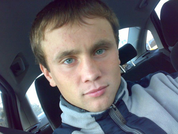 Анатолий М****