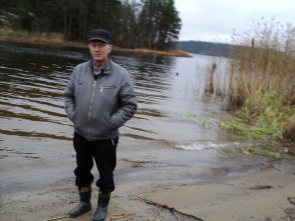 Анатолий Макаров