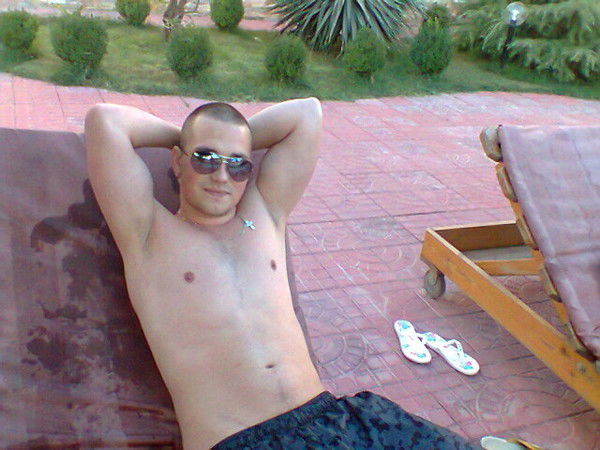 Артём *********