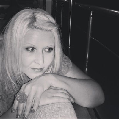 Таня Алиакбари