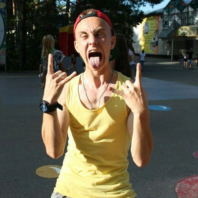 Антон Москвичев