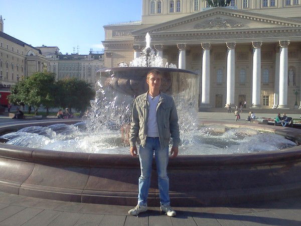 С бабой спорить что поросенка стричь