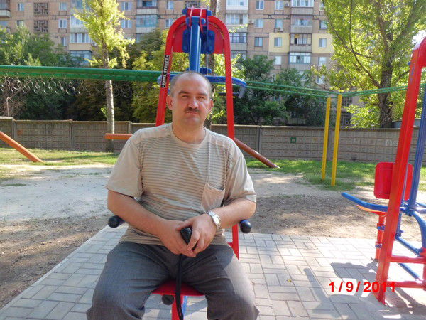 Андрей Макаренко