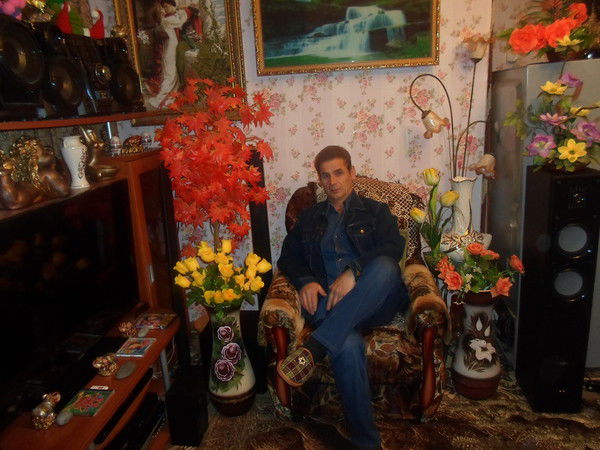 Юрий Емельянов