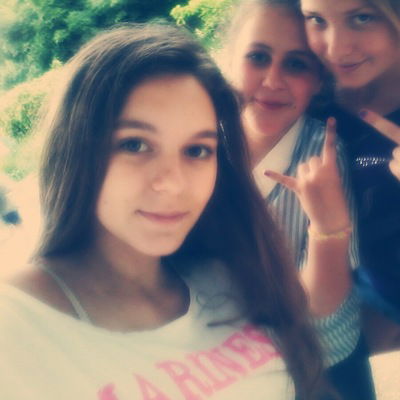 Юля Шаповалова