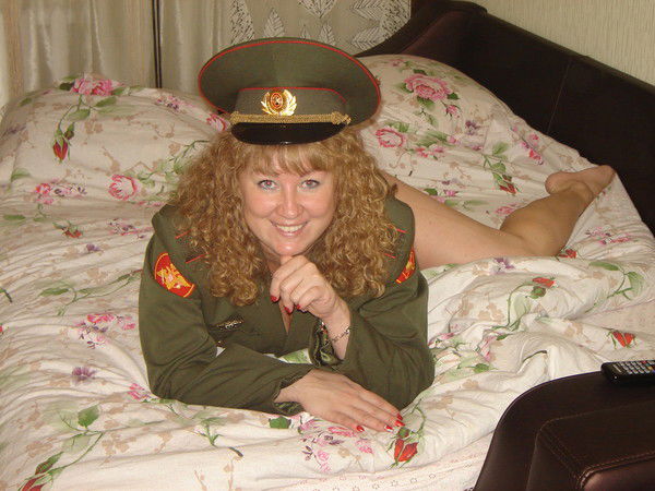 Любовь Попова