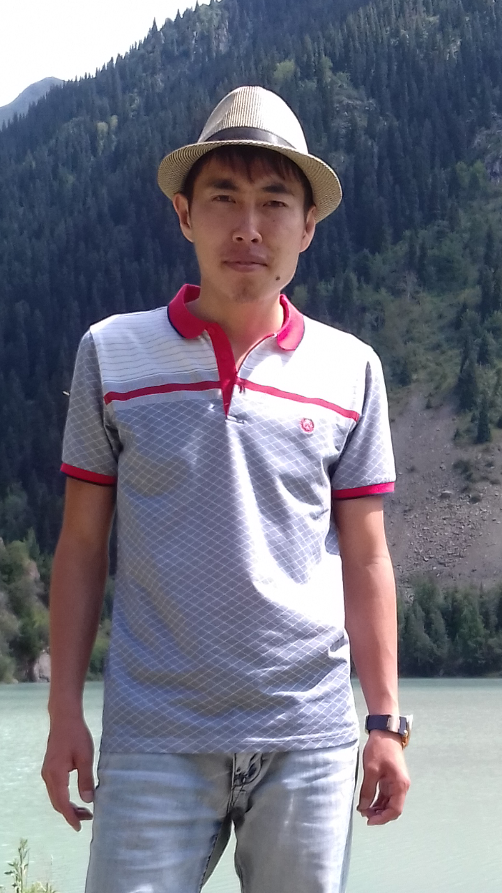 Алмас Маратов