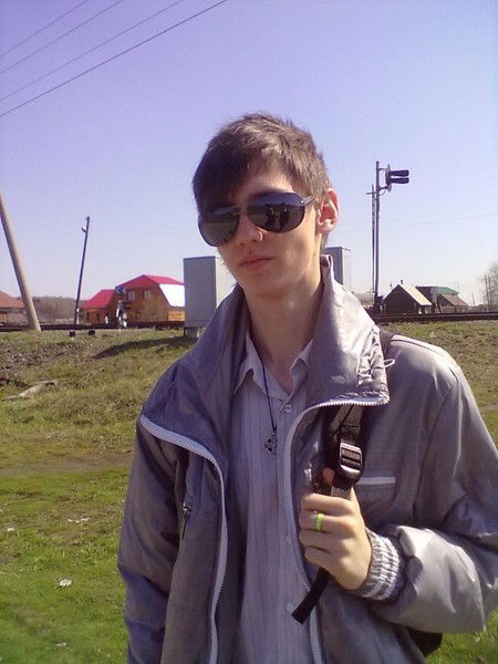 Роман Николаев