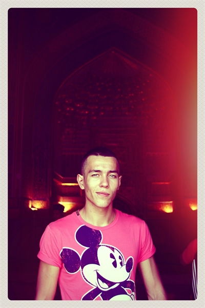 Алишер Махмудов