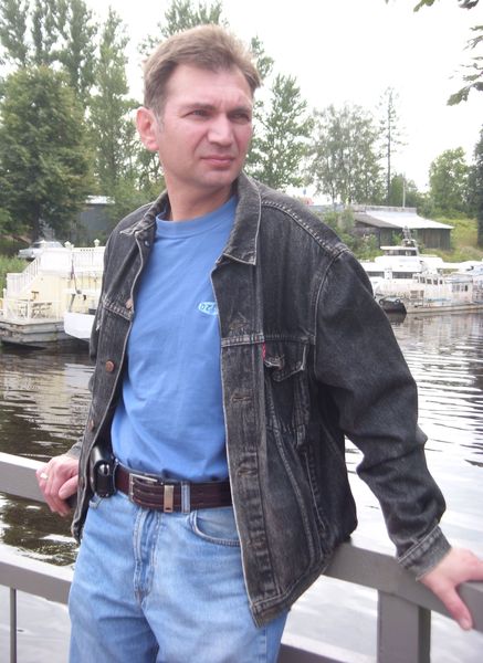 Вячеслав Лёзов