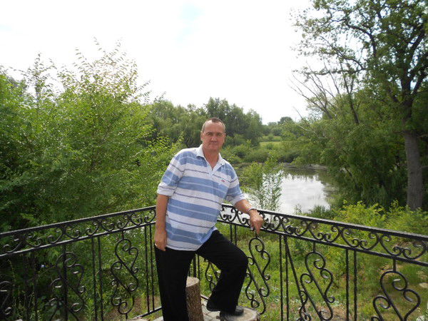 Андрей Пахарев