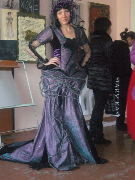 Анна Ладура