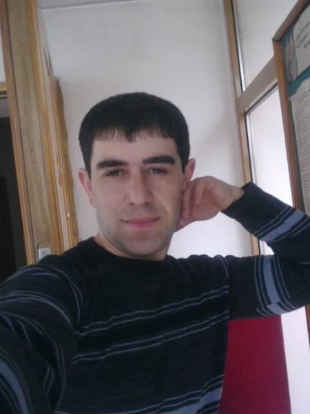 Яшар Наниев